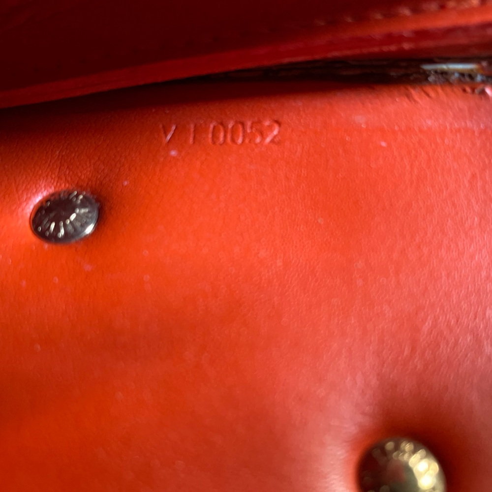 Louis Vuitton Vernis Pochette - Picture 5 of 5